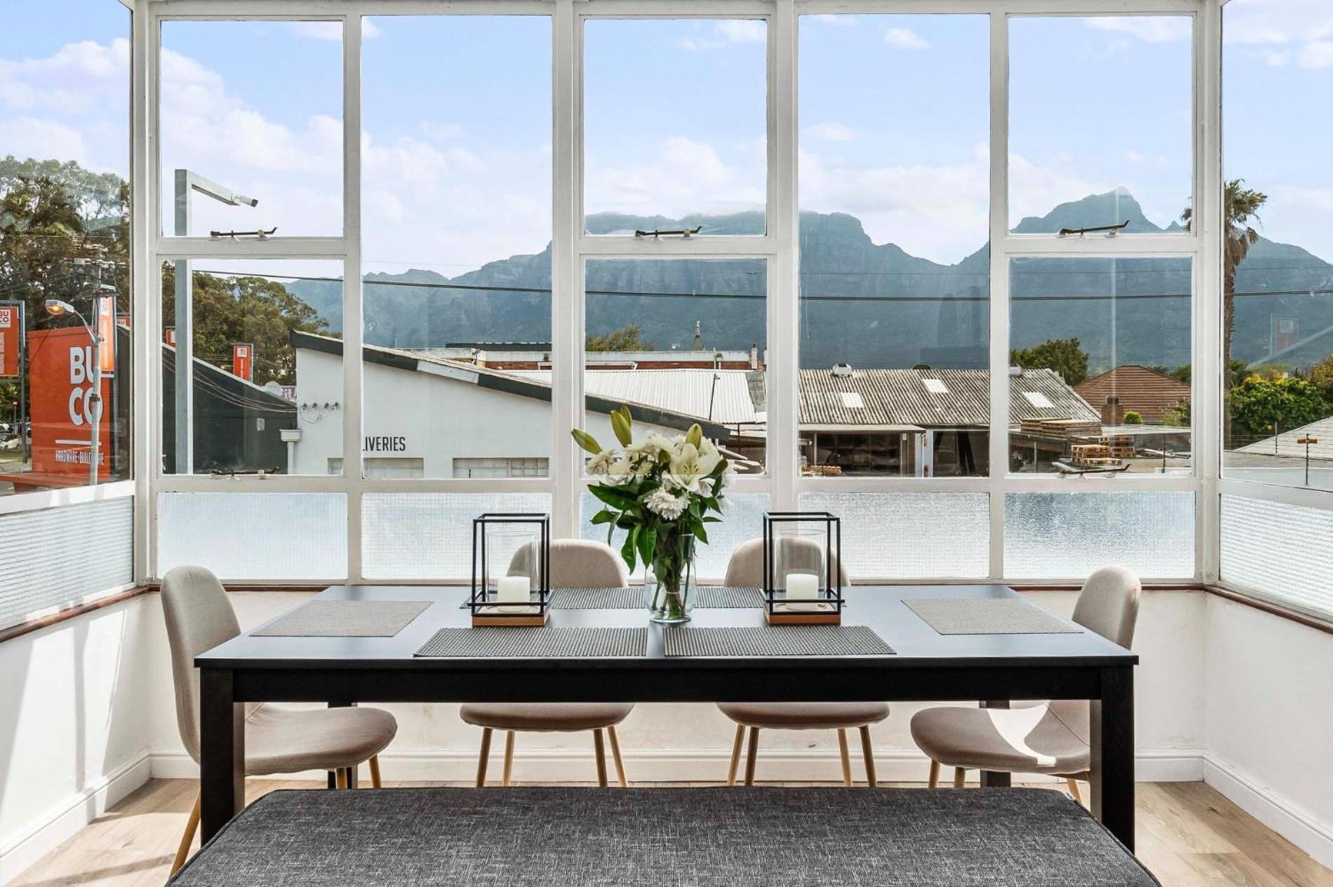 Apartment Ravensburg Retreat Modern 3-bedroom With Mountain Cape Town